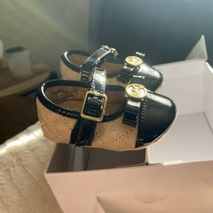 Michael KORS baby Mara Di dress shoe. Size 1. Like new condition!